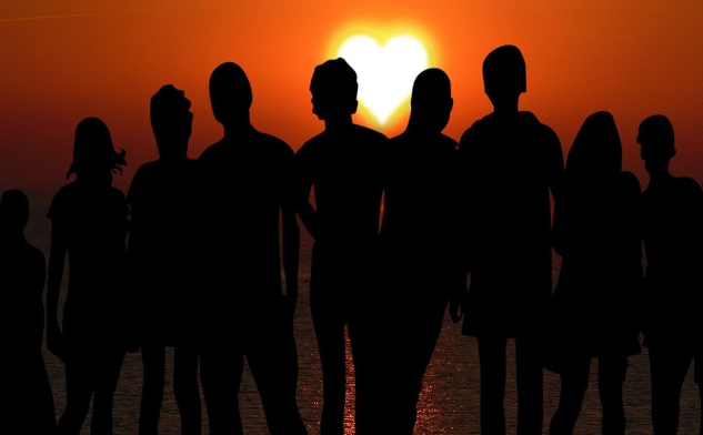 InnerSelf's Weekend Inspiration: April 11-12-13, 2025 A group of people standing together in the light. Image by Enlightening Images from Pixabay.