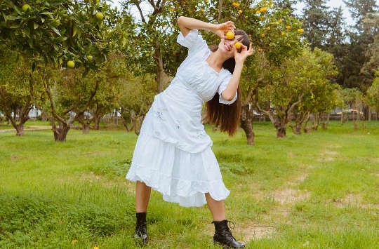 09 04 spontaneity and gratitude as creative playgrounds 6823558 1280